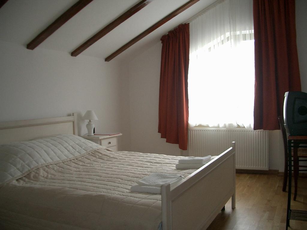 Pensiunea Funivia Săcele Chambre photo
